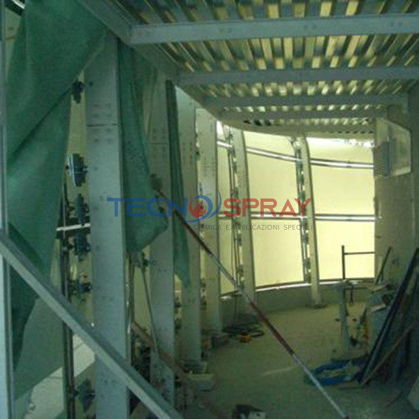 applicazione-di-vernice-intumescente-su-ferro-e-acciaio